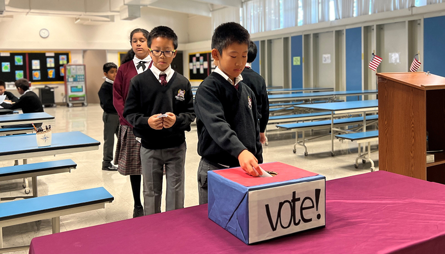 Small group of Challenger students voting in the 学生会选举